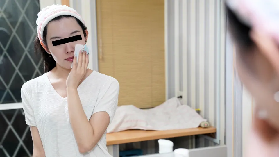 No-Makeup Amateur ~Even Without Makeup She's Cute, Slender Beauty with Huge Breasts, Big Sis~