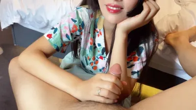 91PORN most horny! Don't ejeculate you cut me, it turns out that the young woman is still very happy holding the cock