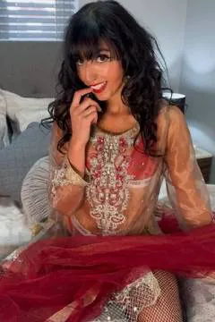 Princess of the Desert Aaliyah Yasin needs you to moisten with love juice.