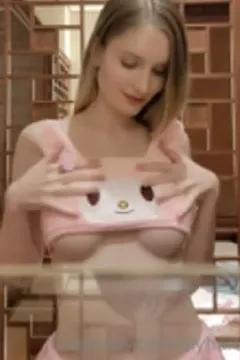 Lily Hart - The Enchanting Solo Dance Allure of the Pink Sweetheart