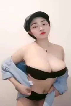 Busty Babe's Boon Shaking Dance