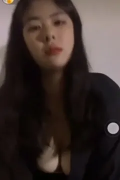 How to create a technical TikTok compilation where the breasts are about to fall out