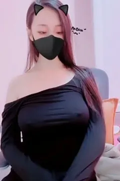 The busty catwoman is very sexy.