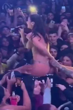 Did the Brazilian female singer Pipokinha get touched all over her chest and buttocks during a concert?