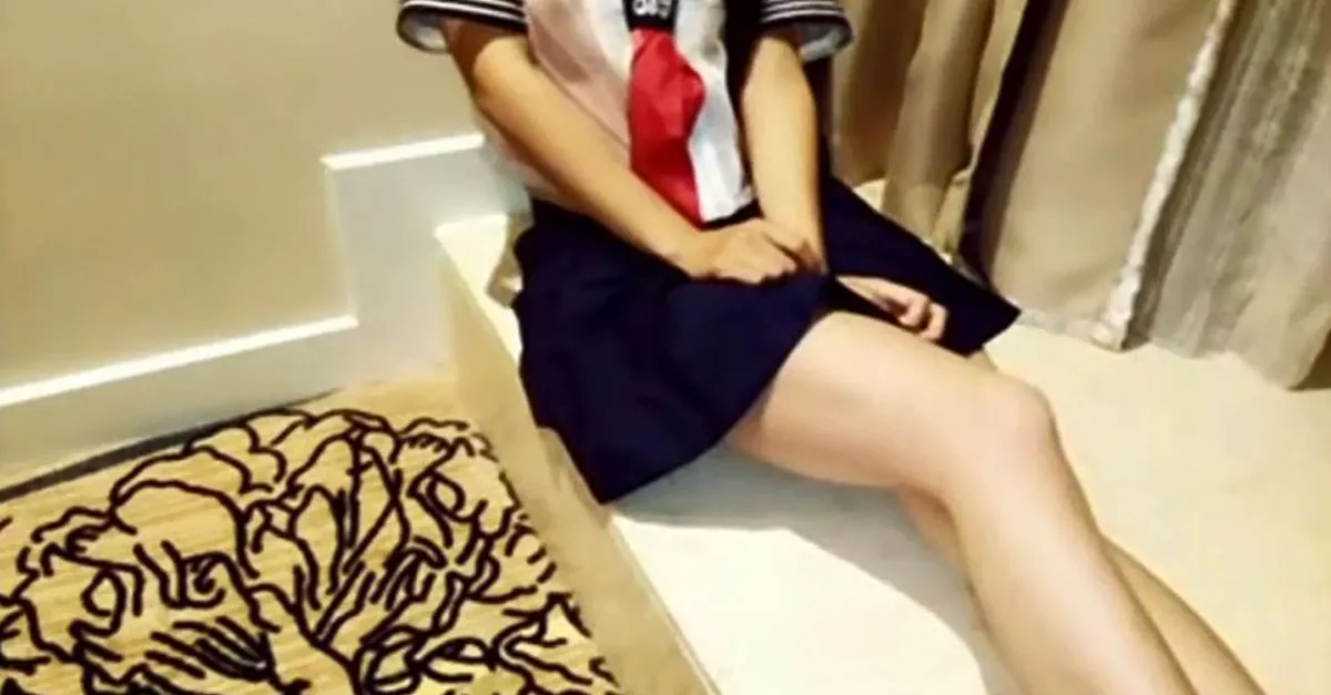 Kids these days are really different... Just finished the exam and rushed to the hotel for a fierce battle! The 'big-breasted gh school girl' was manipulated by me in various positions.
