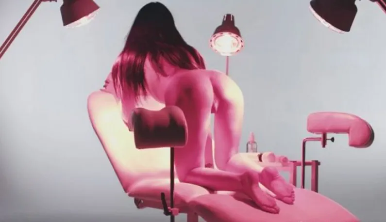 When Yer Gonna Have a Cock Shoved Up Your Pussy Then You've Gots to Go for the Biggest One!! Female Model Fully Naked on the Sex Chair "Masturbating" HD Pussy Squirting Nonstop