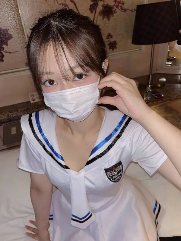 FC2-PPV-4610250 Freshly Graduated Idol-Level Zero6 Generation Girl ♡ Adult Date with an Older Man + Big Adult Penis Sex to Definitely Make Her a Friend with Benefits! ♡
