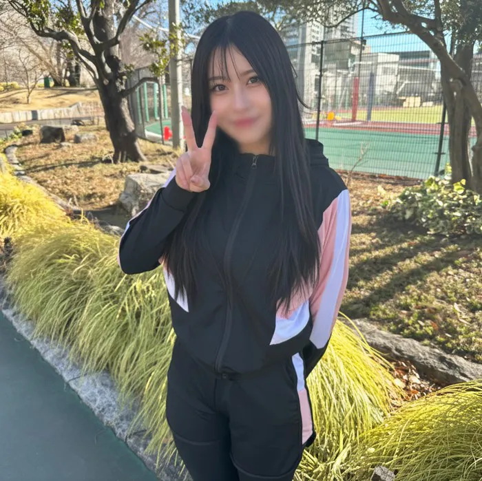 [FC2] Debut video of a beautiful athletic woman with 10 years in swimming. She undergoes stretching for her career, experiences multiple convulsions, and receives a full internal release in her exercise-trained tight body. [FC2-PPV-4831239]